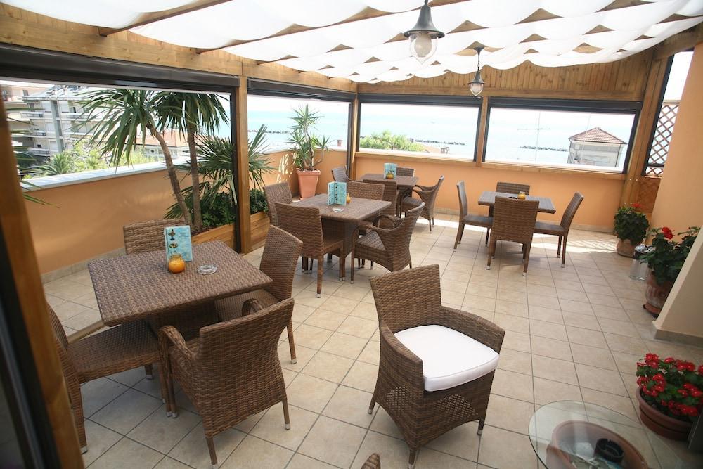 Hotel Victoria Porto San Giorgio Exteriör bild